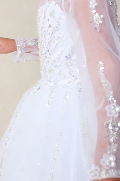 Charlotte Bloom Communion Dress – Elegant Long-Sleeve Lace Gown