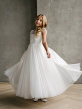 Elowyn Rose – Teter Warm Couture Communion Dress