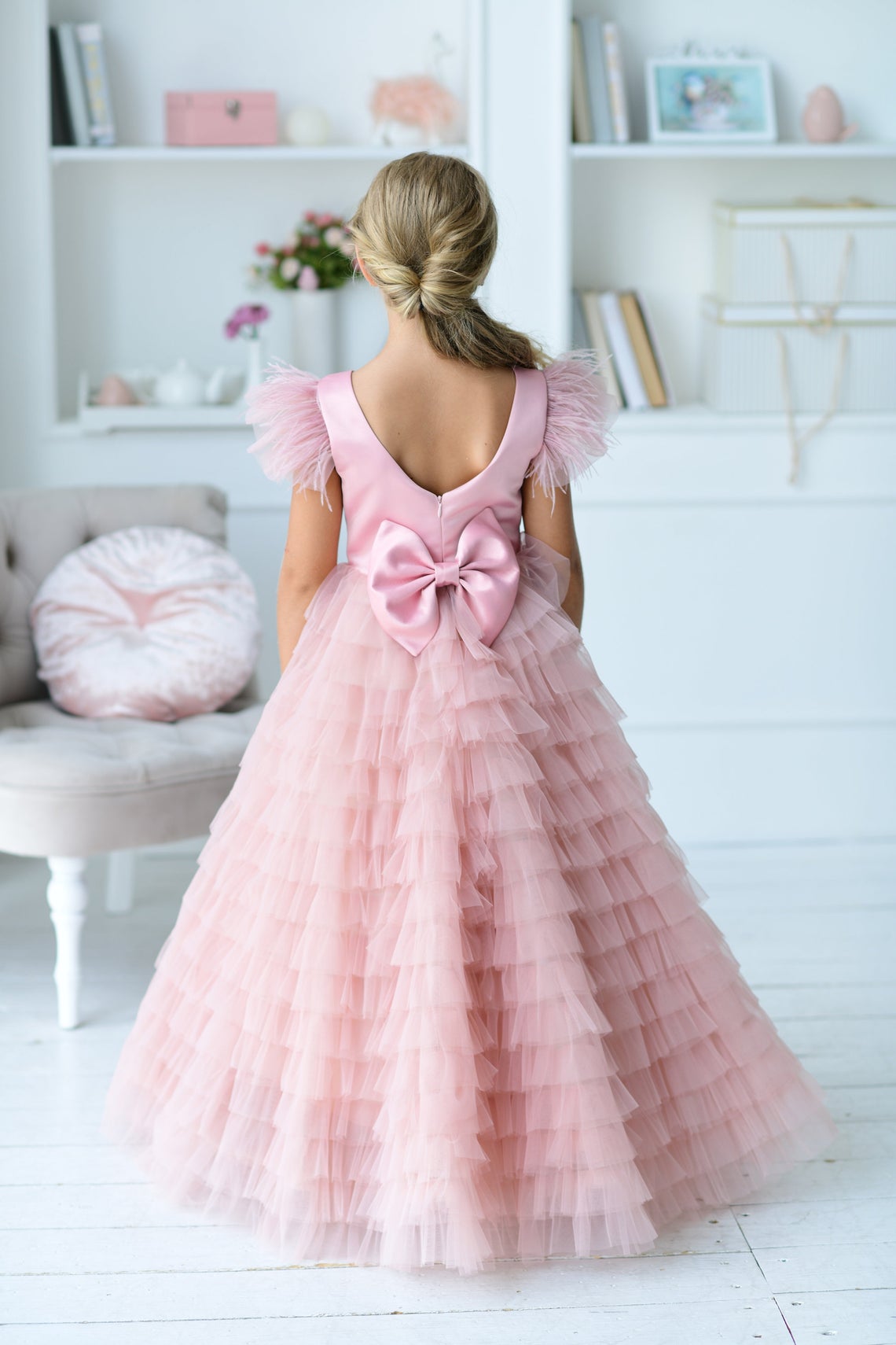 Stunning Girls Tulle Flower Girl Party Dress With Ruffled Long Skirt