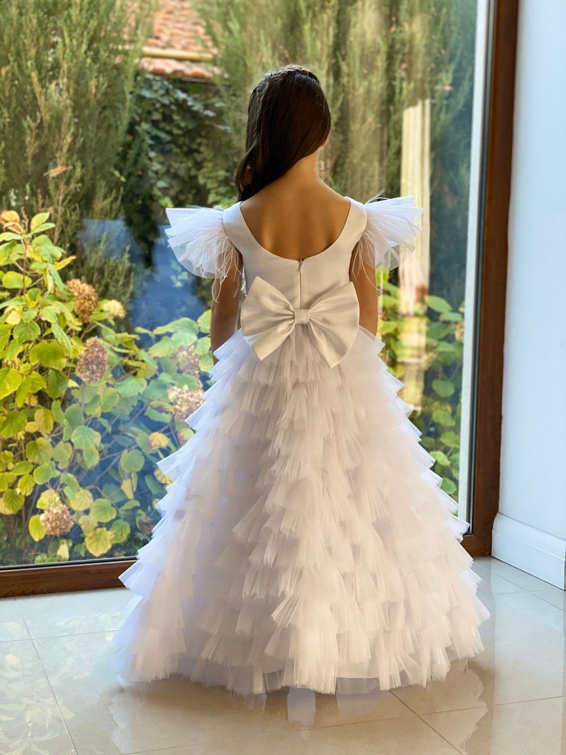 Stunning Girls Tulle Flower Girl Party Dress With Ruffled Long Skirt