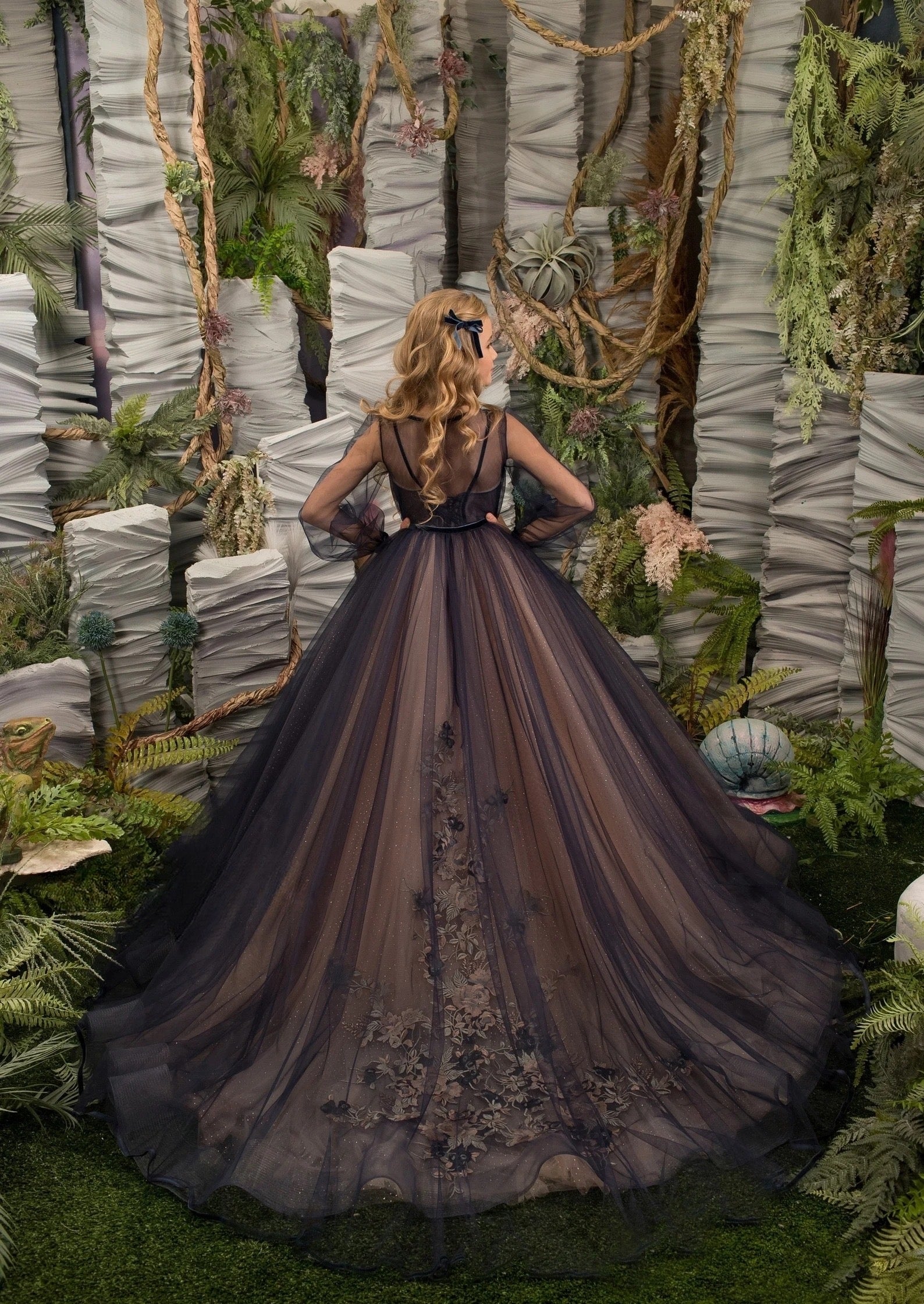 Exquisite Couture Flower Girl Pageant Party Embroidered Lace Tulle Gown