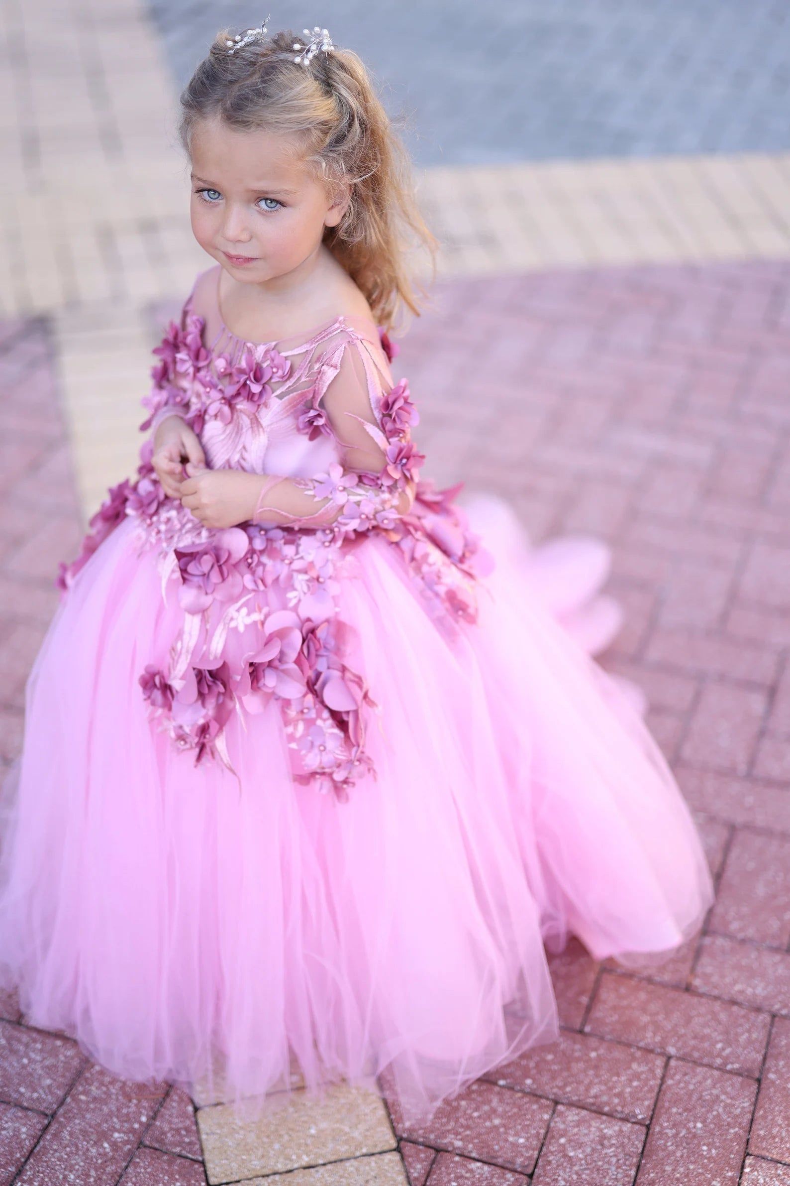 Stunning Couture Girls 3D Flower Tulle Satin Wedding Flower Girl Dress With Train