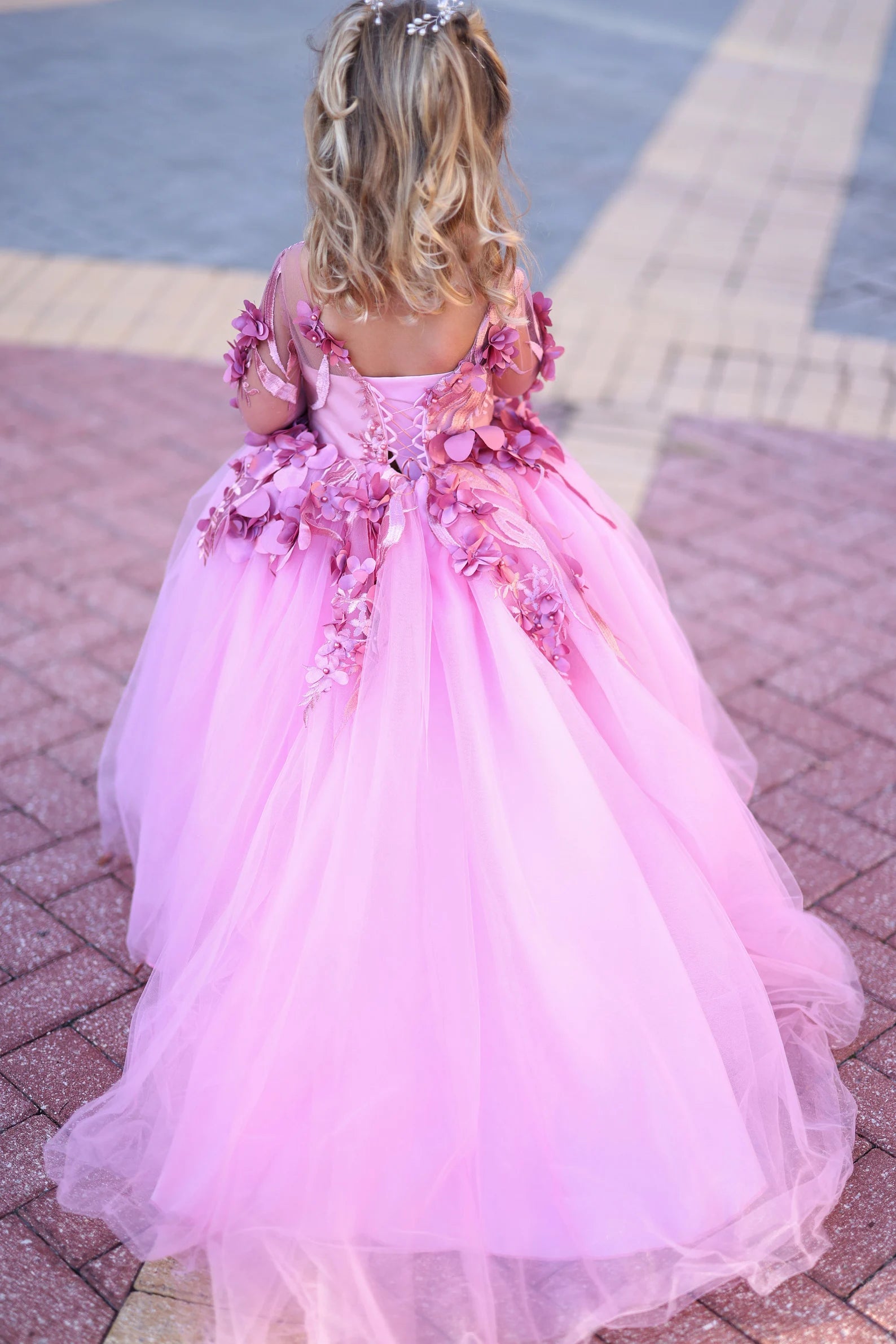 Stunning Couture Girls 3D Flower Tulle Satin Wedding Flower Girl Dress With Train