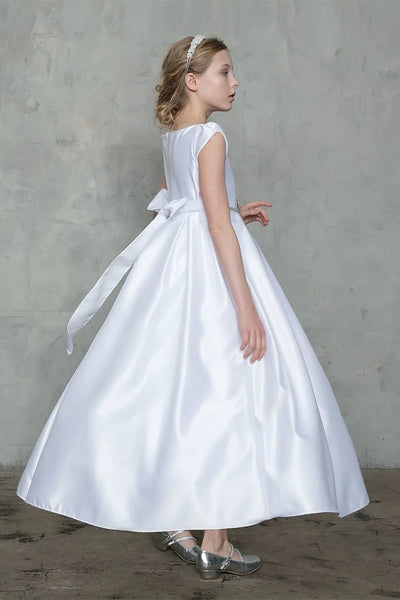 Aurora Grace Satin Gown – A Timeless Statement of Elegance