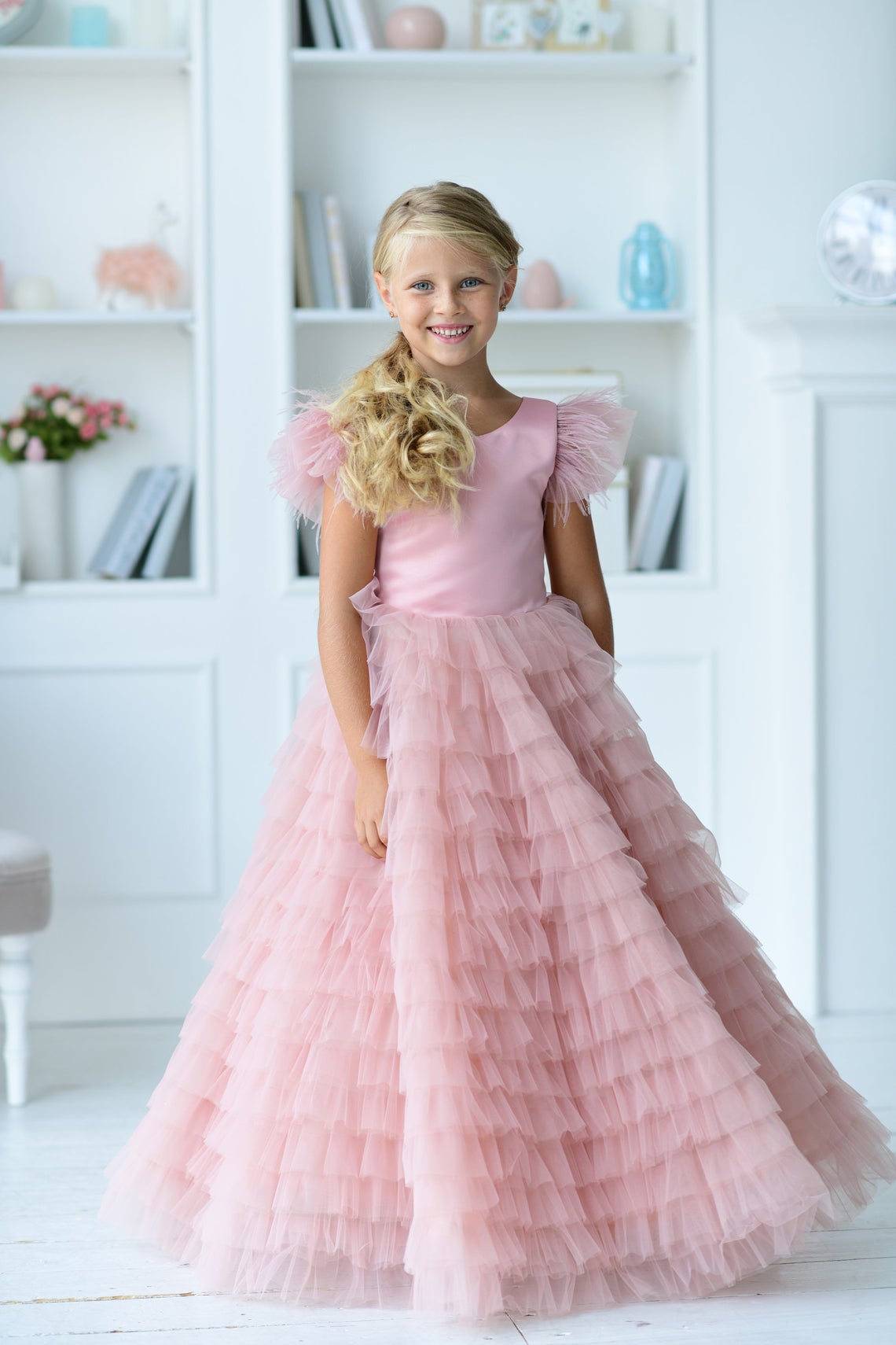 Stunning Girls Tulle Flower Girl Party Dress With Ruffled Long Skirt 