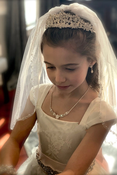 Girls Beautiful Hand Made 1st Communion Veil With Pearls